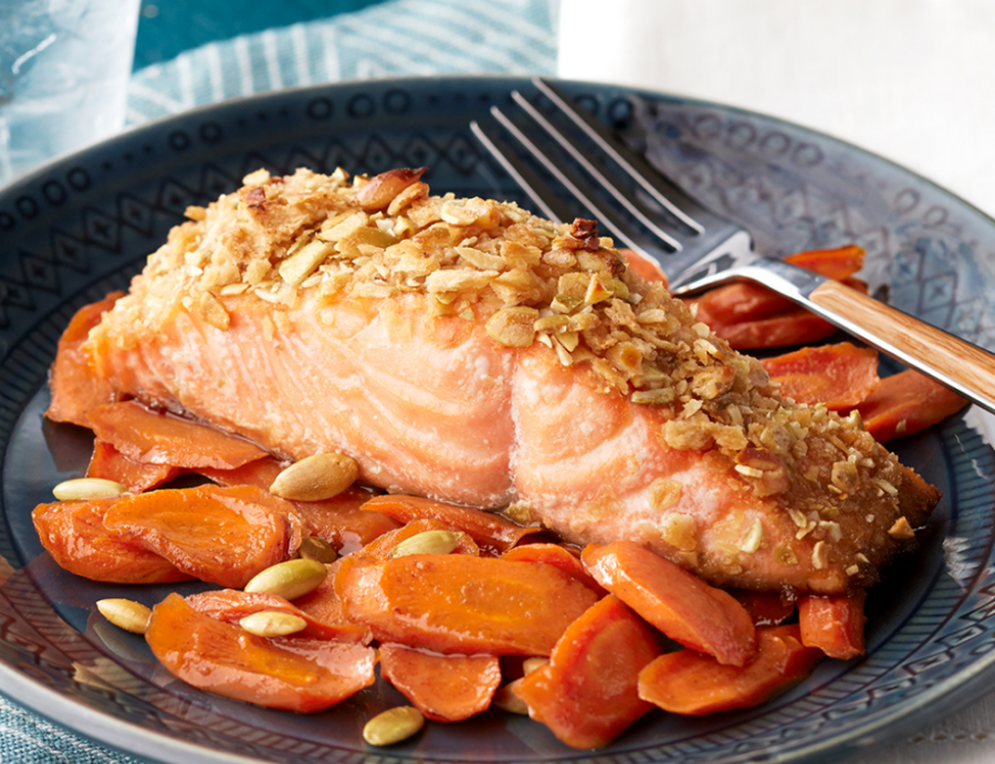 pumpkin seed salmon with maple-spice carrots