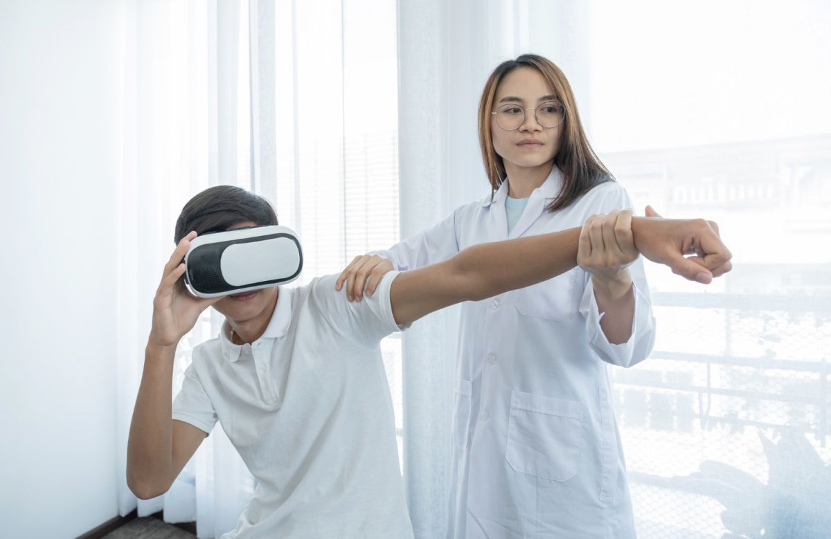 Virtual Reality in Therapy: Healing in the Digital Realm